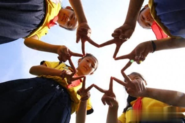 速速查 与伴侣家人共育儿，宝宝在家庭学校合力下成长